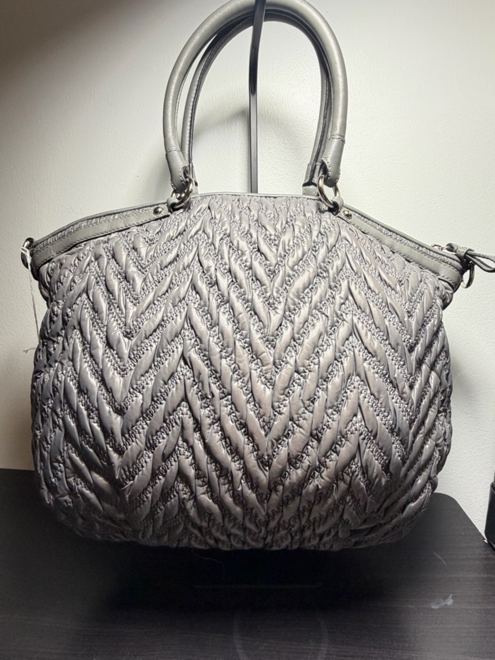 Coach Women's Quilted Chevron Tote Bag in Gray 70th anniversary - Picture 4 of 7